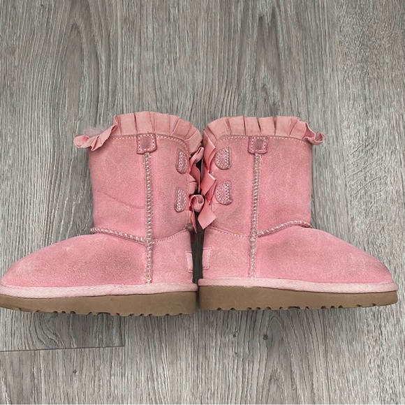 Kids Ugg Bailey Bow Light Pink Boots - Picture 14 of 16